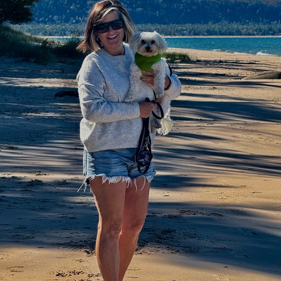 Meet your Posher, Chrissy - Picture 1 of 1